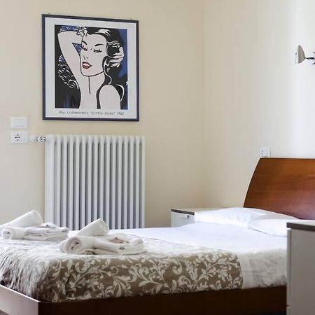 City Suite - Appartamento Spazioso Nel Centro Di Бари Экстерьер фото